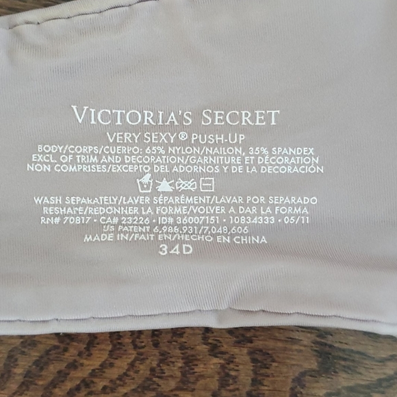 Victoria's Secret Very Sexy Push-Up - Picture 2 of 4